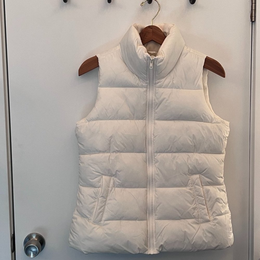 Old Navy White Puffer Vest